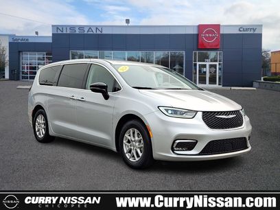 Used 2024 Chrysler Pacifica Touring-L
