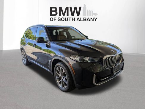 Used 2024 BMW X5 xDrive40i w/ Parking Assistance Package AWD/4WD image 1