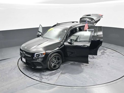 Used 2022 Mercedes-Benz GLB 250 4MATIC image 43