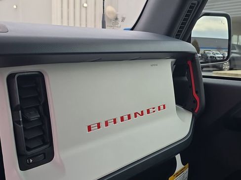 New 2025 Ford Bronco Heritage Edition AWD/4WD image 28