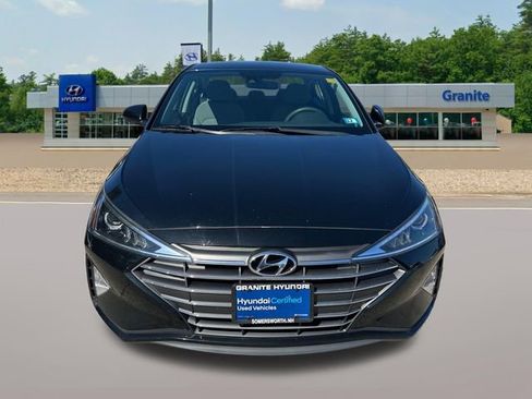 Used 2020 Hyundai Elantra SE w/ Winter Weather Package FWD image 3