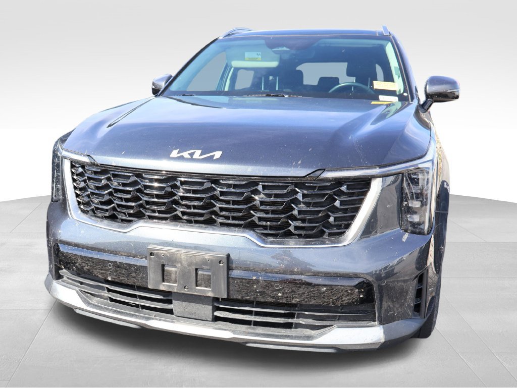 Used 2024 Kia Sorento S w/ Panoramic Sunroof Package FWD image 3