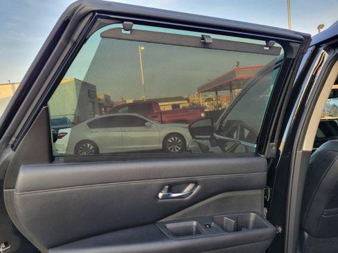Used 2022 Nissan Pathfinder SL w/ SL Premium Package FWD image 22
