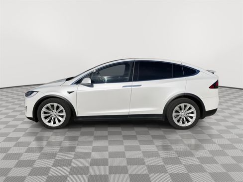 Used 2019 Tesla Model X Long Range image 3