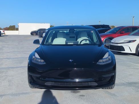 Used 2020 Tesla Model 3 Standard Range image 2