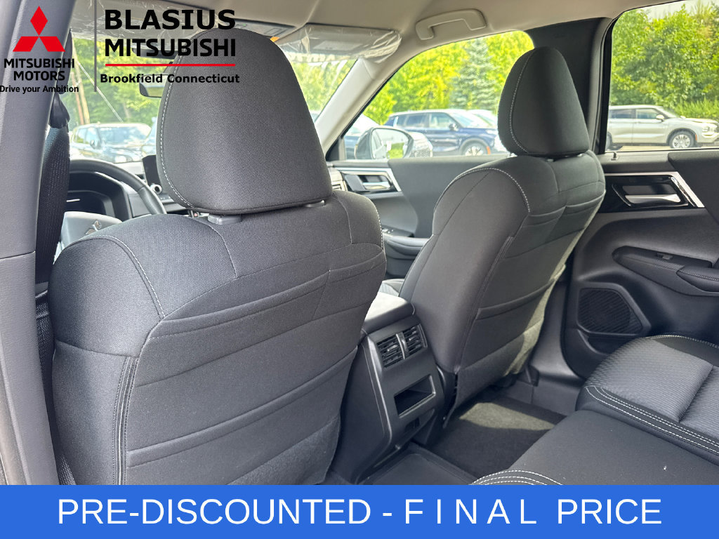 Used 2025 Mitsubishi Outlander ES AWD/4WD image 19