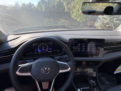 New 2025 Volkswagen Jetta SE image 24