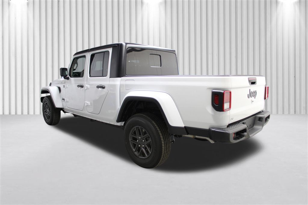 New 2026 Jeep Gladiator Sport AWD/4WD image 5