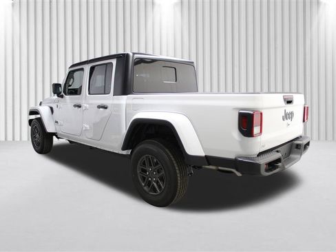 New 2026 Jeep Gladiator Sport image 5