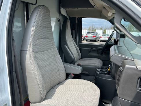 Used 2024 GMC Savana 3500 w/ Power Convenience Package image 20