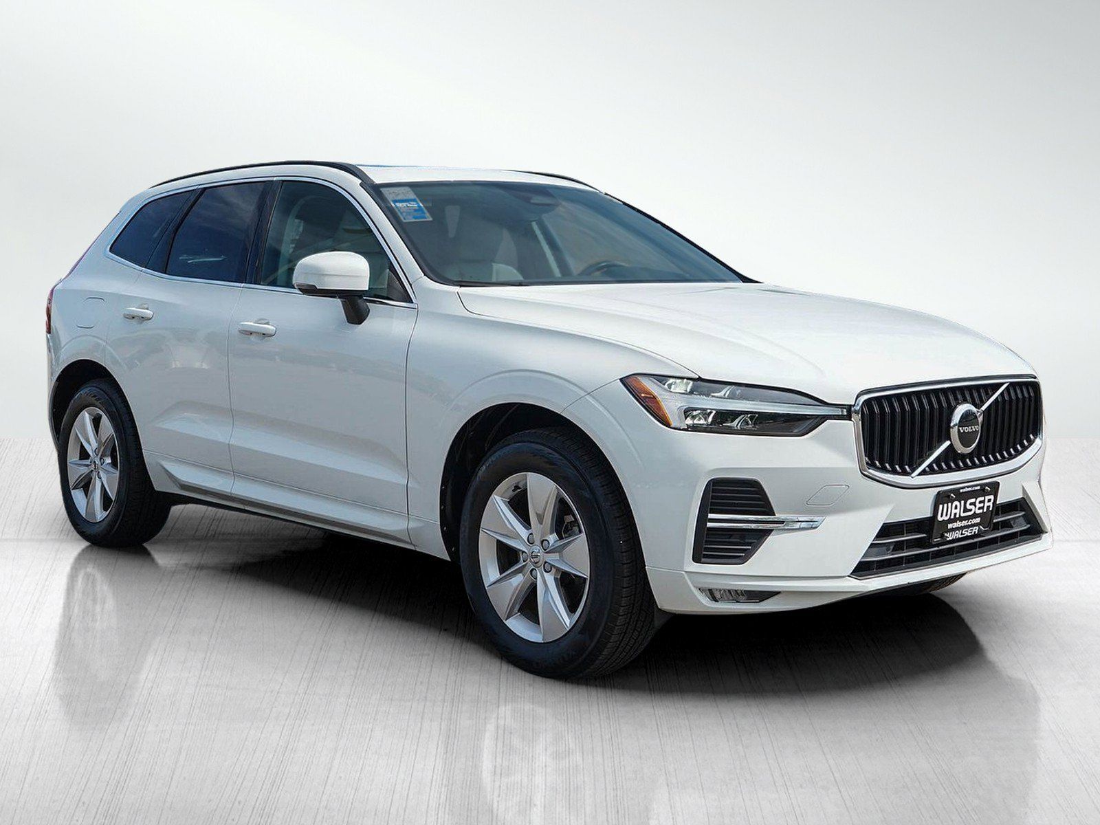 Used 2022 Volvo XC60 B5 Momentum AWD/4WD image 7