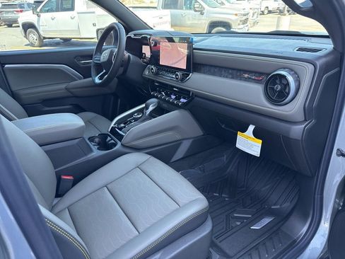 New 2026 Chevrolet Colorado ZR2 w/ Technology Package AWD/4WD image 45