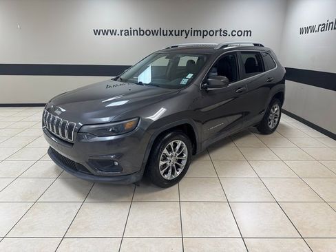 Used 2019 Jeep Cherokee Latitude Plus image 3