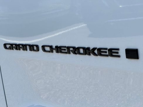 Used 2025 Jeep Grand Cherokee L Summit AWD/4WD image 12