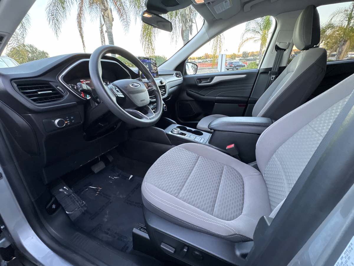 Used 2022 Ford Escape SE FWD image 19