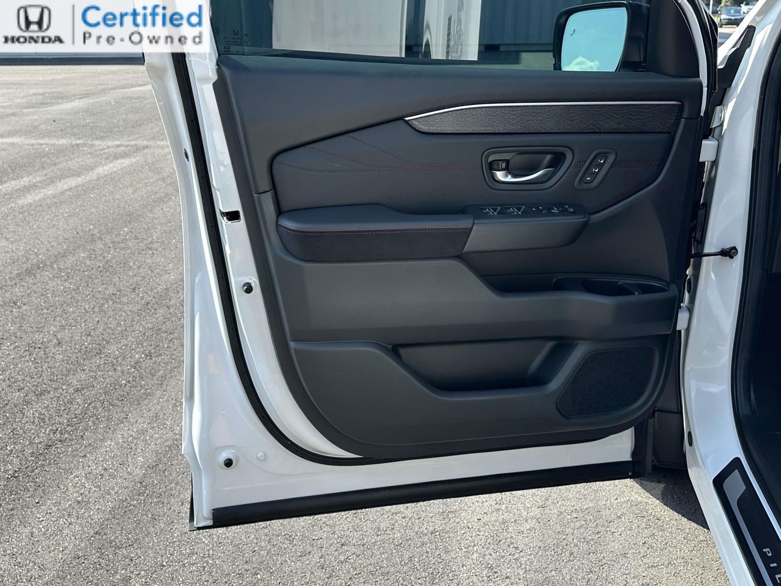 Certified 2026 Honda Pilot Black Edition image 5