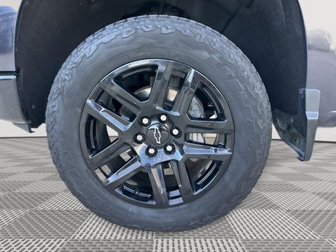 Used 2024 Chevrolet Silverado 1500 LT Trail Boss w/ Convenience Package II image 23