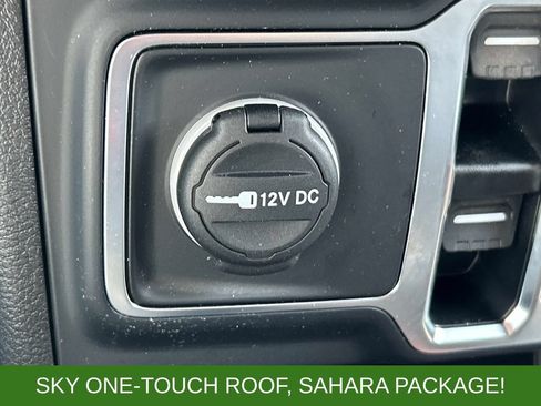 Used 2025 Jeep Wrangler Unlimited Sahara w/ Safety Group AWD/4WD image 27