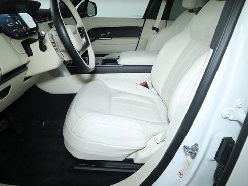 Used 2024 Land Rover Range Rover SE AWD/4WD image 16