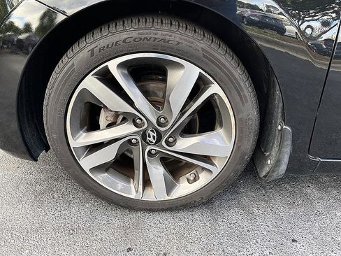 Used 2016 Hyundai Elantra Limited FWD image 8