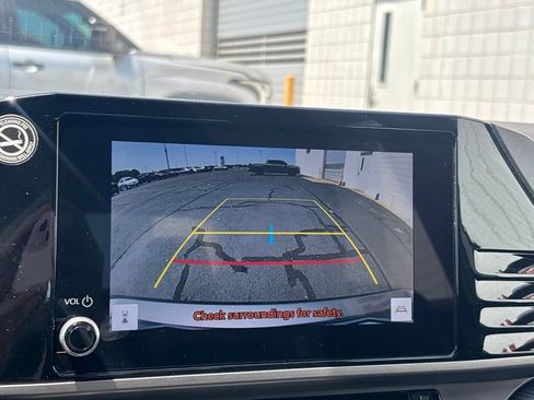 Used 2025 Toyota Camry SE FWD image 12