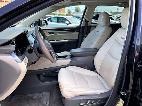 Used 2018 Cadillac XT5 Luxury w/ Driver Awareness Package AWD/4WD image 4