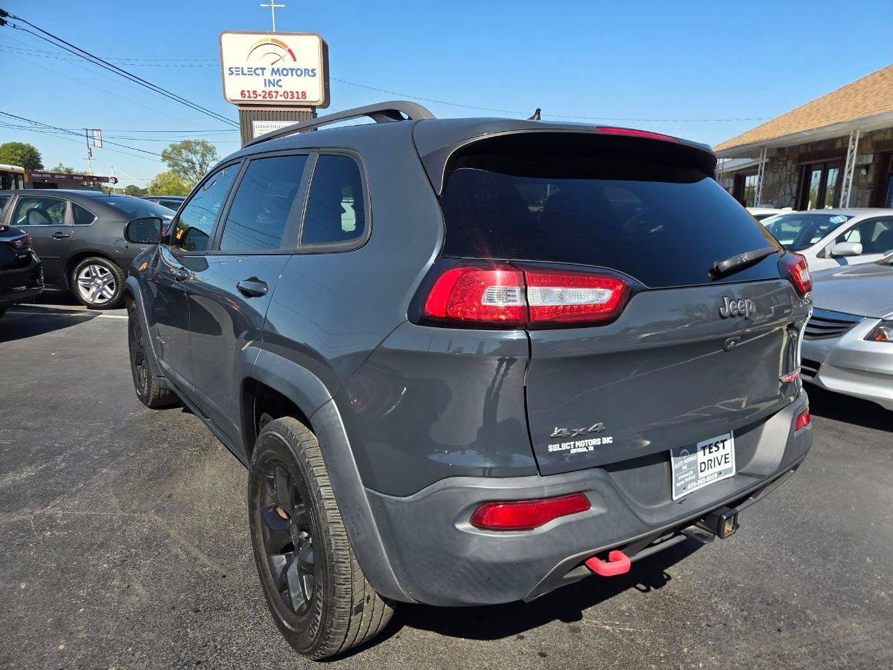 Used 2016 Jeep Cherokee Trailhawk w/ Comfort/Convenience Group AWD/4WD image 4