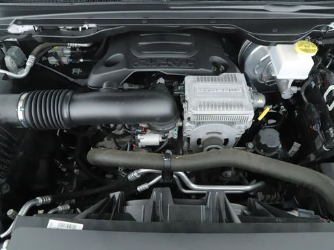 Used 2023 RAM 1500 Laramie AWD/4WD image 18