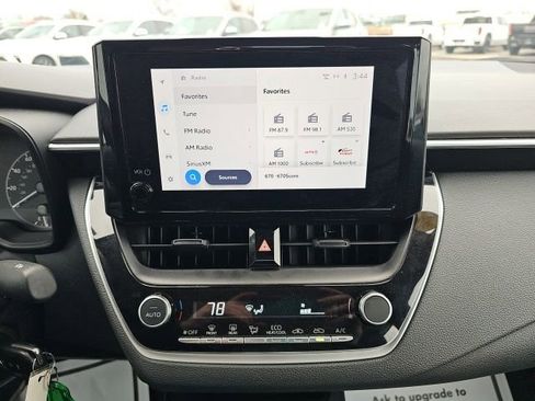 Used 2024 Toyota Corolla LE image 39
