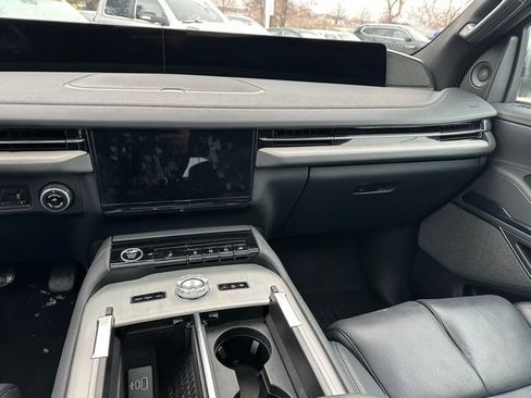 Used 2025 Lincoln Navigator L Reserve w/ Jet Appearance Package AWD/4WD image 22