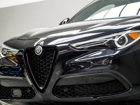Used 2023 Alfa Romeo Stelvio Veloce AWD/4WD image 2
