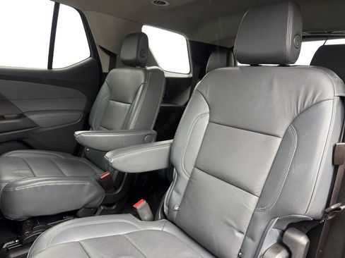 Used 2018 Chevrolet Traverse LT w/ LPO, Floor Liner Package AWD/4WD image 14