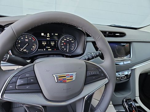 New 2026 Cadillac XT5 Premium Luxury w/ Driver Assist Package image 16