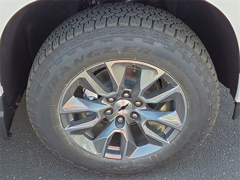 New 2026 Chevrolet Silverado 1500 RST w/ Z71 Off-Road Package image 5