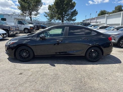 Used 2017 Chevrolet Cruze LS image 4