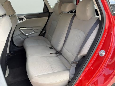 Used 2020 Kia Soul LX FWD image 22