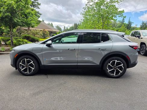 New 2026 Chevrolet Equinox EV LT AWD/4WD image 3
