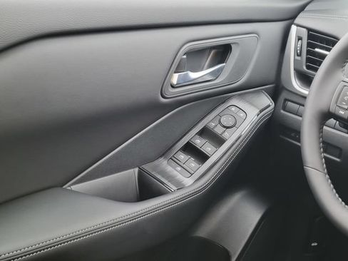 New 2026 Nissan Rogue SV AWD/4WD image 33