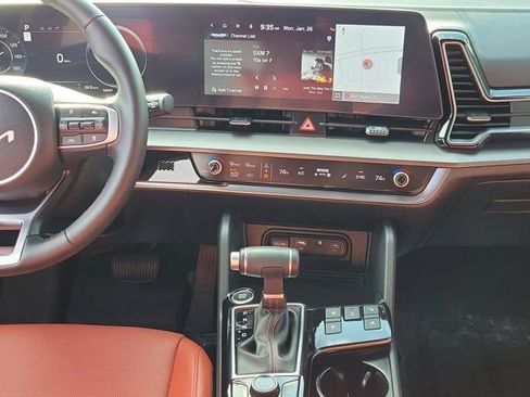 Used 2025 Kia Sportage SX image 20