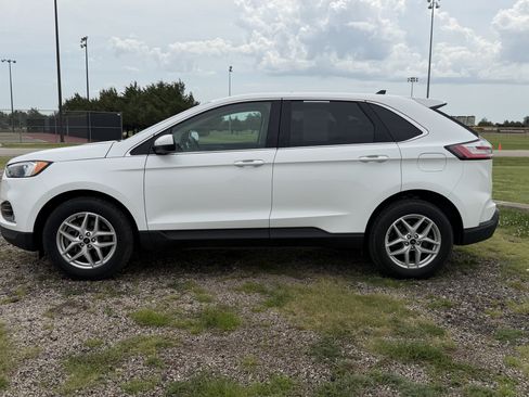 Used 2024 Ford Edge SEL w/ Convenience Package AWD/4WD image 11