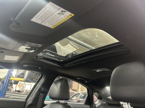 Used 2023 Kia Forte GT-Line w/ GT-Line Premium Package image 15