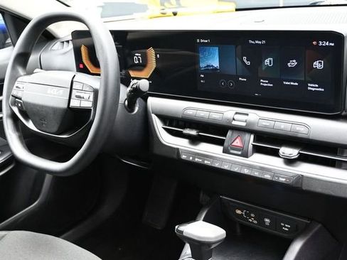 Used 2025 Kia K4 FWD image 16