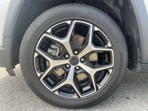Used 2025 Jeep Compass Limited AWD/4WD image 43