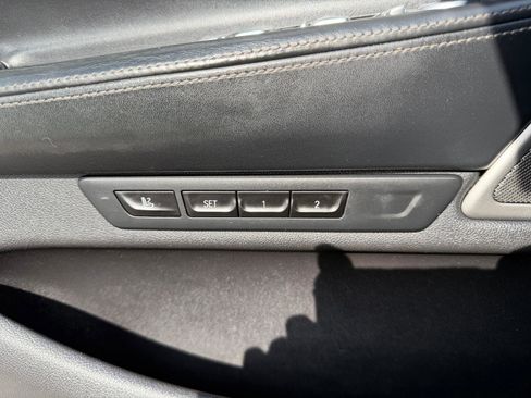Used 2020 BMW 740i w/ Premium Package image 26