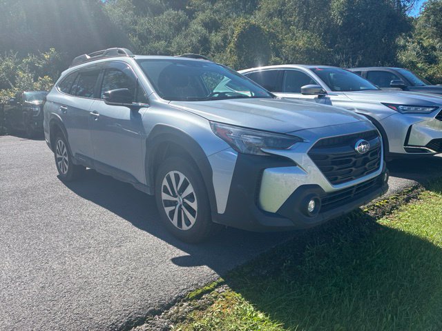 Used 2024 Subaru Outback Premium AWD/4WD image 2
