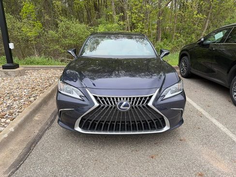 Used 2022 Lexus ES 300h w/ Premium Package FWD image 2