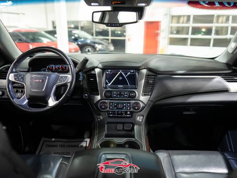 Used 2019 GMC Yukon XL SLT w/ Premium Edition image 14