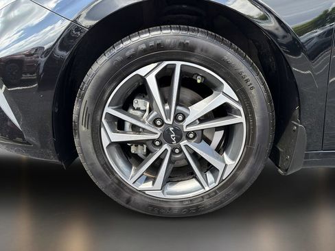 Used 2023 Kia Forte LXS w/ LXS Technology Package FWD image 10
