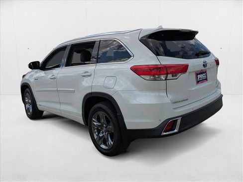 Used 2019 Toyota Highlander Limited Platinum image 8