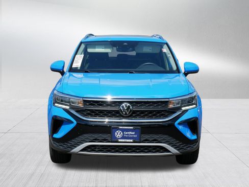 Certified 2023 Volkswagen Taos SE w/ Panoramic Sunroof Package AWD/4WD image 2
